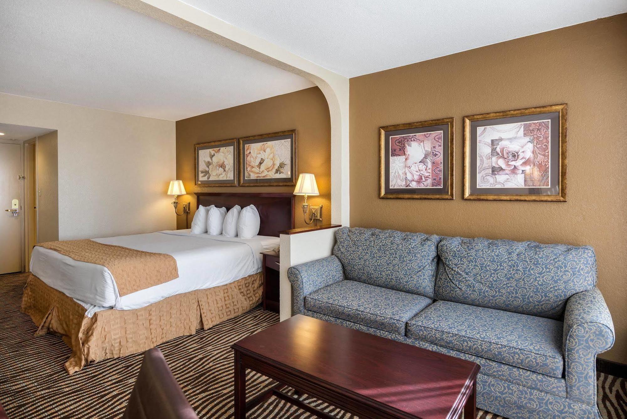 Quality Inn Near Hampton Coliseum Exterior foto