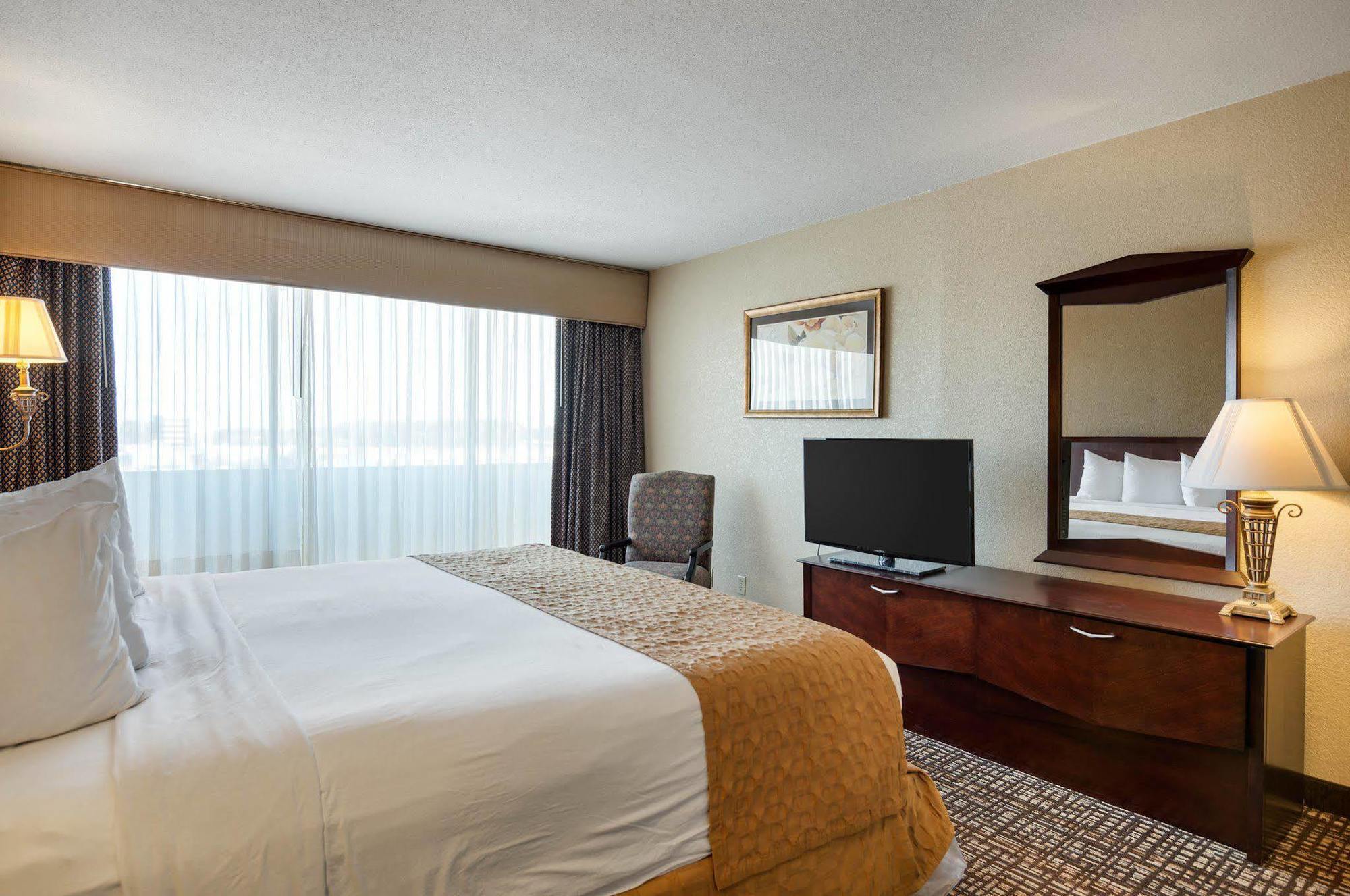 Quality Inn Near Hampton Coliseum Exterior foto